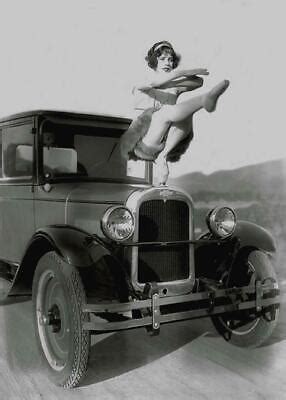 1920 nude women|Category : Nude women in the 1920s .